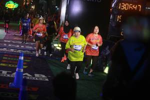 BIB: 4048, 4281, 130647
                            <button type="button" onclick="openModal(26275269)" class="btn btn-primary btn-sm float-right btn-popup" data-toggle="modal" data-target=".modal-high-quality">
                        <i class="fas fa-shopping-cart"></i> Add to Cart
                    </button>
                                            <button type="button" onclick="isThisMe(26275269, true)" class="btn btn-success btn-sm float-right btn-popup btn-isme hidden" data-toggle="tooltip" data-placement="bottom" title="นี่คือรูปของคุณใช่ไหม คลิกที่นี่เพื่อเอาเข้าอัลบั้ม">
                        <i class="fas fa-plus"></i> Add to album
                    </button>
                    <button type="button" onclick="isThisMe(26275269, false)" class="btn btn-warning btn-sm float-right btn-popup btn-isnotme hidden">
                        <i class="fas fa-ban"></i> Remove from album
                    </button>